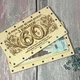 Деревянная коробочка для денег на винтах на 60 лет с гравировкой «С юбилеем!» - изображение 4