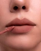Бархатистая матовая помада ZOLA Velour Lip Souffle 03 Toffee 4,2 мл - изображение 5