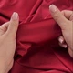 Ткань атлас шелк 96 гр/м2 140 см блестящая, легкая, для платьев, юбок, блуз, пижам, аксессуаров бордо - изображение 3
