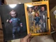 NECA Кукла Чаки. Фигурка из фильма Чаки. Игрушка Chucky. Чаки со сменными аксессуарами 10 см - изображение 7
