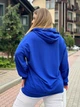 Худи женское без утепления свободного кроя с двойным капюшоном и с аппликацией из стразов двунитка 60-62 электрик (ярко-синий) - изображение 4