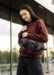Велика жіноча текстильна сумка-бананка Sambag DynamicDart водонепроникна на 9 відділень з етно принтом Вишиванка - зображення 8