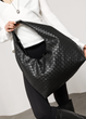 Большая повседневная женская плетеная сумка-шопер Sambag HOBO WEAVE L Черная - изображение 4