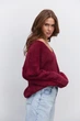 Женский вязаный кардиган oversize бордовый из пушистой пряжи Arjen 102285, размер универсальный, код цвета 111796 - изображение 5