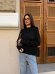 Базовий жіночий светр чорного кольору 39287 One Size - зображення 3