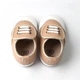 Дитячі кросівки BottiLion Casual Shoes з натуральноі шкіри на липучці , антиковзна підошва, внутрішня устілка 12,5 см ( 1,5-2 роки) , бежеві з золотистим кантом - изображение 5