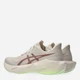 Женские кроссовки для бега ASICS Novablast 6 1012C008-700 40.5 (9US/7UK) Бежевый/Коричневый (4571633743658) - изображение 4