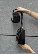 Женская сумка Prada хобо черная - изображение 3