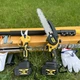 Садовый набор 3в1 DeWalt 48 В 6 А·ч мини пила DCM155HN 20 см аккумуляторный секатор DCMPP540P1 Digital 35 мм высоторез телескопический 2.6 м бесщеточный цепной для обрезки деревьев веток кустов ухода за садом - изображение 2