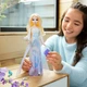 Набір-сюрприз Disney Frozen Spin and Reveal Ельза, HTG25 - зображення 7