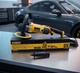 Полировальная машина DeWalt 1250 Вт шлифмашина сетевая 180 мм полировщик 600 3500 об мин электрический регулятор скорости для авто металла бетона стеклопластика композитов с блокировкой шпинделя M14 - изображение 2
