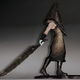 Колекційна екшн-фігурка Пірамідоголова з Сайлент Хілл/Pyramid Head Silent Hill 2 Red Pyramid Thing Stature 22 см з мечем - зображення 5