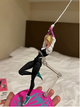 Коллекционная экшн-фигурка Spider-Gwen: Across the Spider-Verse Гвен Стейси «Человек-паук: Сквозь вселенную» - изображение 6