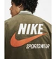 Бомбер чоловічий Nike Bomber Varsity Sportswear Trend S Зелений DV9997-325 - зображення 6