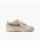 Кроссовки детские Nike Air Force 1 Lv8 Gs Beige 39 Бежевий HQ1907-100 - изображение 3
