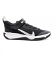 Кроссовки подростковые Nike Omni Multi-Court Shoes 28.5 Чорно-білий DM9026-002 - изображение 3
