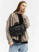 Женская большая кожаная поясная сумка-бананка Sambag DynamicDart черная вместительная городская сумка на пояс 51905 - изображение 10