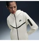 Спортивный костюм женской Nike Sportswear Tech Fleece Windrunner Beige L Бежевый HV6747-110__HV6779-110 - изображение 5
