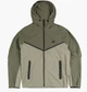 Ветровка мужскиая Nike Tech Woven Olive S Оливковий HM7151-321 - изображение 1