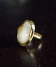 Кольцо женское акцентное с молочной бусиной Барокко jeweston Золотое - изображение 8