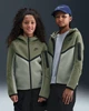 Детская толстовка Nike Sportswear Tech Fleece XL Оливковая HV5867-222 - изображение 1