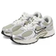Кроссовки женские Nike W V5 Rnr 36.5 Серый HQ7901-301 - изображение 1