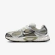 Кроссовки женские Nike W V5 Rnr 40.5 Белый HQ7901-112 - изображение 8