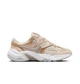 Кросівки жіночі Nike Al8 Zapatillas 38.5 Бежевий FJ3794-105 - зображення 2
