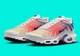 Кроссовки женские Nike Tn Tuned Air Max Plus 37.5 Комбинированный DZ3670-003 - изображение 1