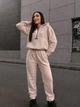 Костюм женский теплый из флиса бежевого цвета 39444 42/44 - изображение 1