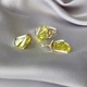 Серебряный комплект 925 пробы с золотыми пластинами 375 пробы с цирконом салатового цвета - изображение 1