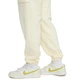 Спортивные штаны женские Nike Sportswear Club Fleece Cargo Pants S Светло-кремовые DQ5196-113 - изображение 6