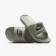 Тапочки мужские Nike Victori One Slide 46 Зеленый CN9675-305 - изображение 2