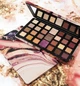 Палетка тіней для повік Makeup Revolution Forever Limitless Allure, 27 відтінків, матові та мерехтливі тіні, нюдові, теплі та ягідні тони - зображення 2