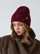 Трендова в’язана шапка рванка з рваним декором та булавкою JOY KNIT бордова - зображення 1