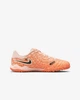 Сороконіжки підліткові Nike Jr. Tiempo Legend 10 Academy Younger/Older Kids' Turf Football Shoes 38 Помаранчевий DZ3187-800 - зображення 3