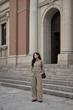 Бомбер жіночий костюмний прямого крою з коміром-стійкою Seventeen PreFall 26 бежевий S-M 2450.6830 - изображение 4