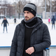 Комплект: вязаная мужская шапка + воротник на меховой подкладке — теплый зимний набор 56–60 см Черно-серый - изображение 7