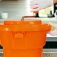 Сушка для салата One Chef Оранжевая из полипропилена на 9.5 л профессиональная ручная 31.75х34.9 см (163-135-105052) - изображение 8