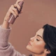 Ароматичний спрей для тіла та волосся Rare Beauty by Selena Gomez Find Comfort Body & Hair Fragrance Mist with Niacinamide - зображення 2