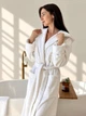 Женский халат с капюшоном COSY махровый Fortune M белый 925H3W - изображение 5