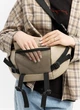 Велика жіноча поясна сумка бананка з натуральної шкіри міська Sambag DynamicDart сіра 60511 - зображення 6