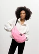 Жіноча сумка хобо Sambag HOBO Bag-glove рожева міська містка з утепленими кишенями 62265 - зображення 6