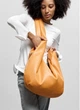 Жіноча сумка Sambag HOBO WEAVE помаранчева містка міська з екошкіри для ноутбука 15.6 дюйма 62281 - зображення 8