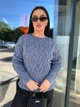 Подовжений вʼязаний жіночий светр ROZA, колір Джинс розмір One Size - изображение 3