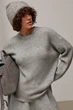 В'язаний жіночий джемпер oversize з круглою горловиною - сірий колір, ONE SIZE - зображення 5