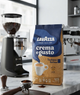 Зерновой кофе Lavazza Crema e Gusto Tradizione Italiana Latte 1015 г купаж 70% арабики 30% робусты темная обжарка насыщенный ароматный с шоколадным вкусом легкой горчинкой плотной крема для кофемашины капучино латте эспрессо - изображение 5