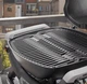 Портативний маленький газовий гриль для барбекю Weber Q 1100N - зображення 6