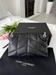 Жіноча сумка Saint Laurent Loulou Puffer 28*18*9 см чорна дута зі срібною фурнітурою. - изображение 10