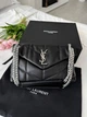 Жіноча сумка Saint Laurent Loulou Puffer 28*18*9 см чорна дута зі срібною фурнітурою. - изображение 11